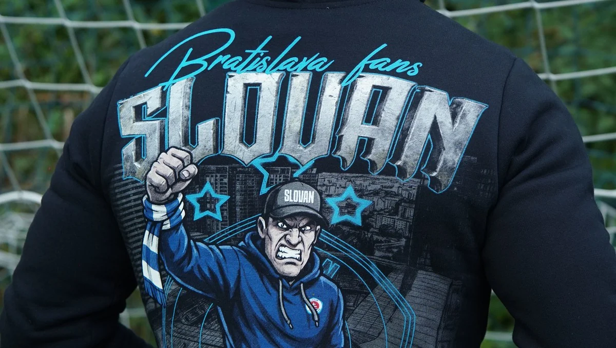 Black hoodie with an illustration of a fan and the words Slovan Bratislava fans on the back